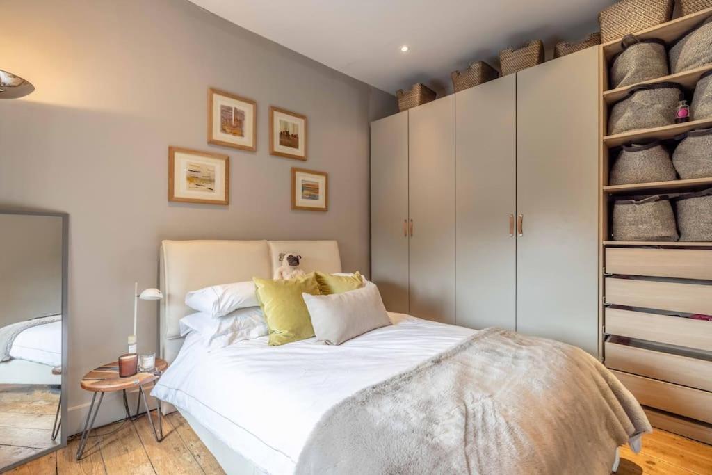 Stylish 2-Bed House With Office And Private Garden Windsor Exterior foto